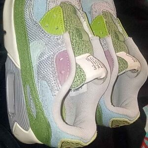 Nike Kids Sneakers in Green and Gray